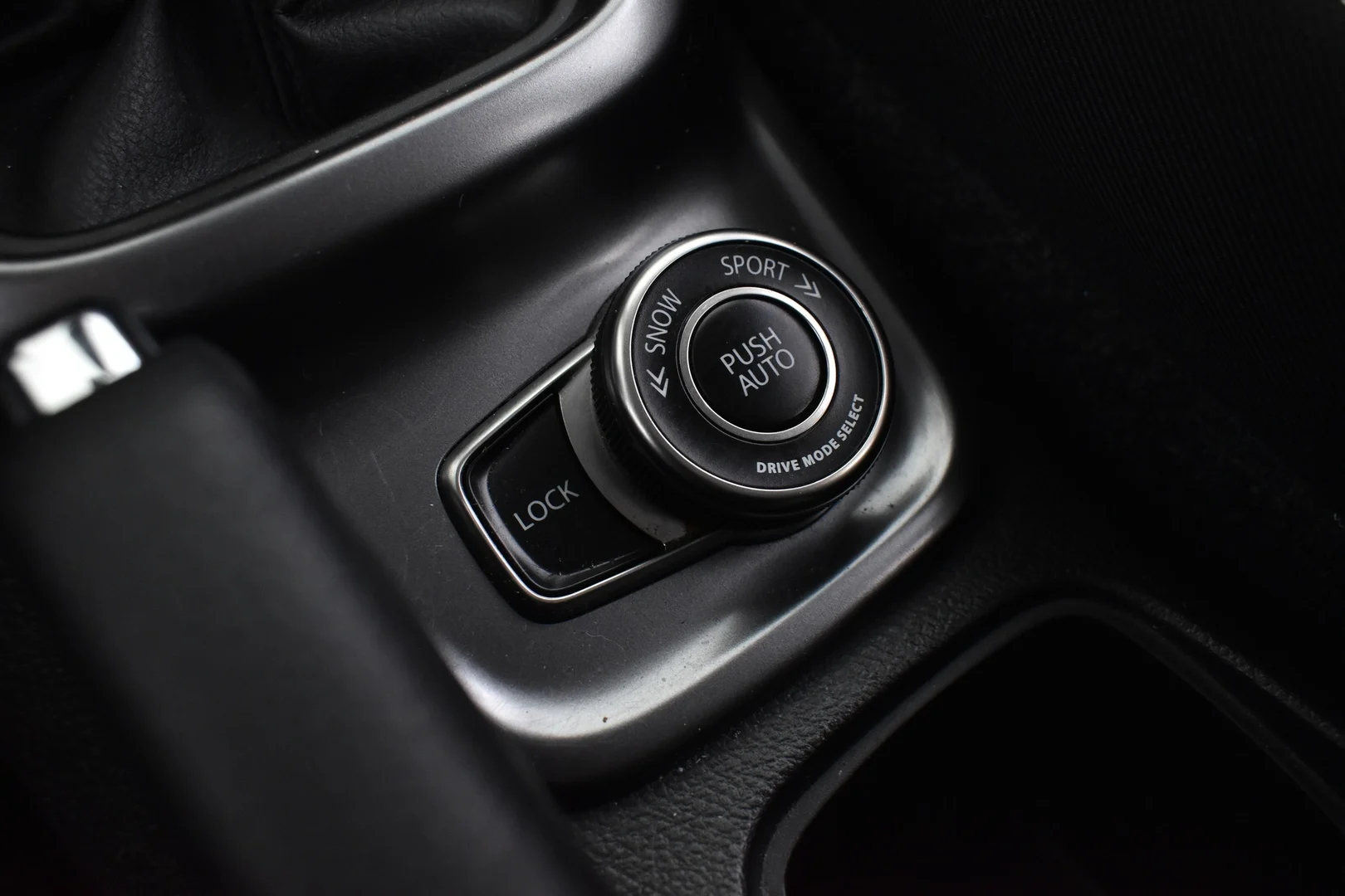 Car Image - 2FVtqiU5g0MIvTaj5rfwMJ