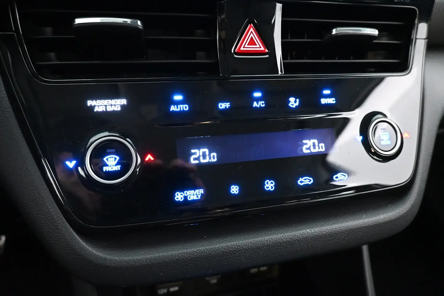 Car Image - 33sIctCa3a0nfm4K22bIgj