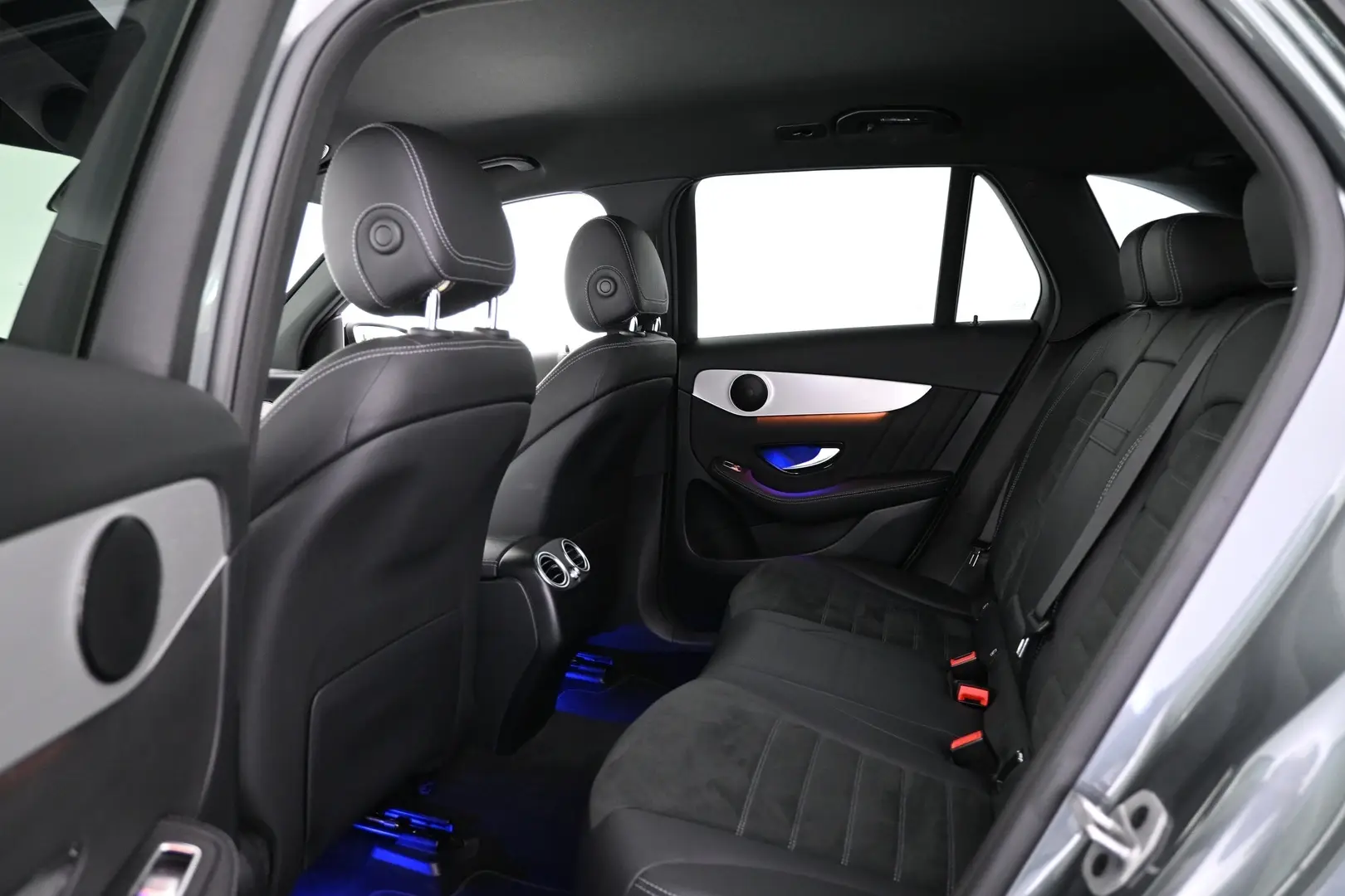 Car Image - 2uKYOb1PA8VtI5IYQP1jbz