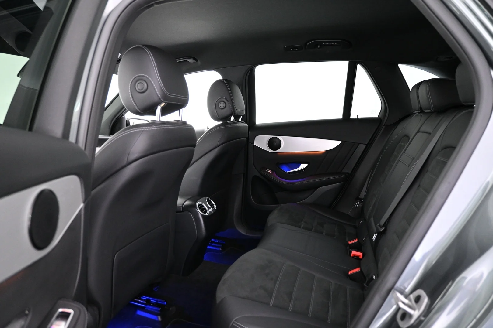 Car Image - 2uKYOb1PA8VtI5IYQP1jbz