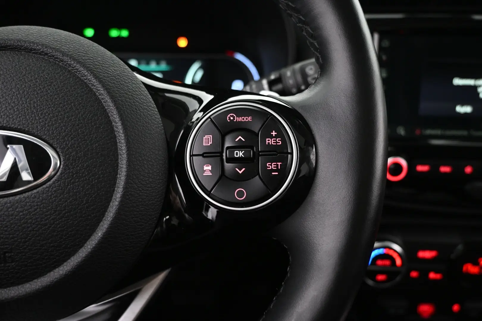 Car Image - 3BnMGAGScN5WFk4l8gI5ON