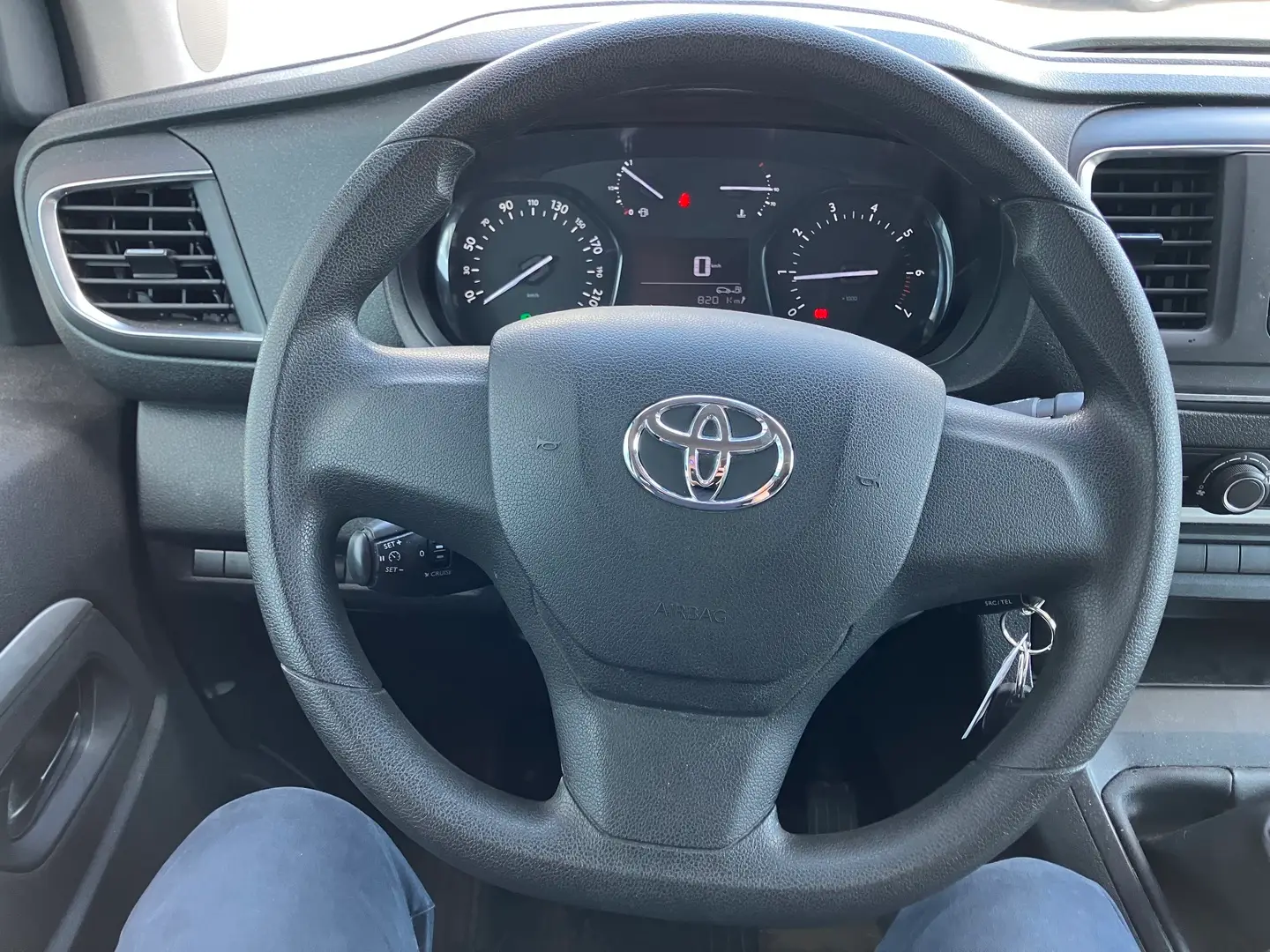 Car Image - 3b7FAjPUwHOQXbTHTAsFEz