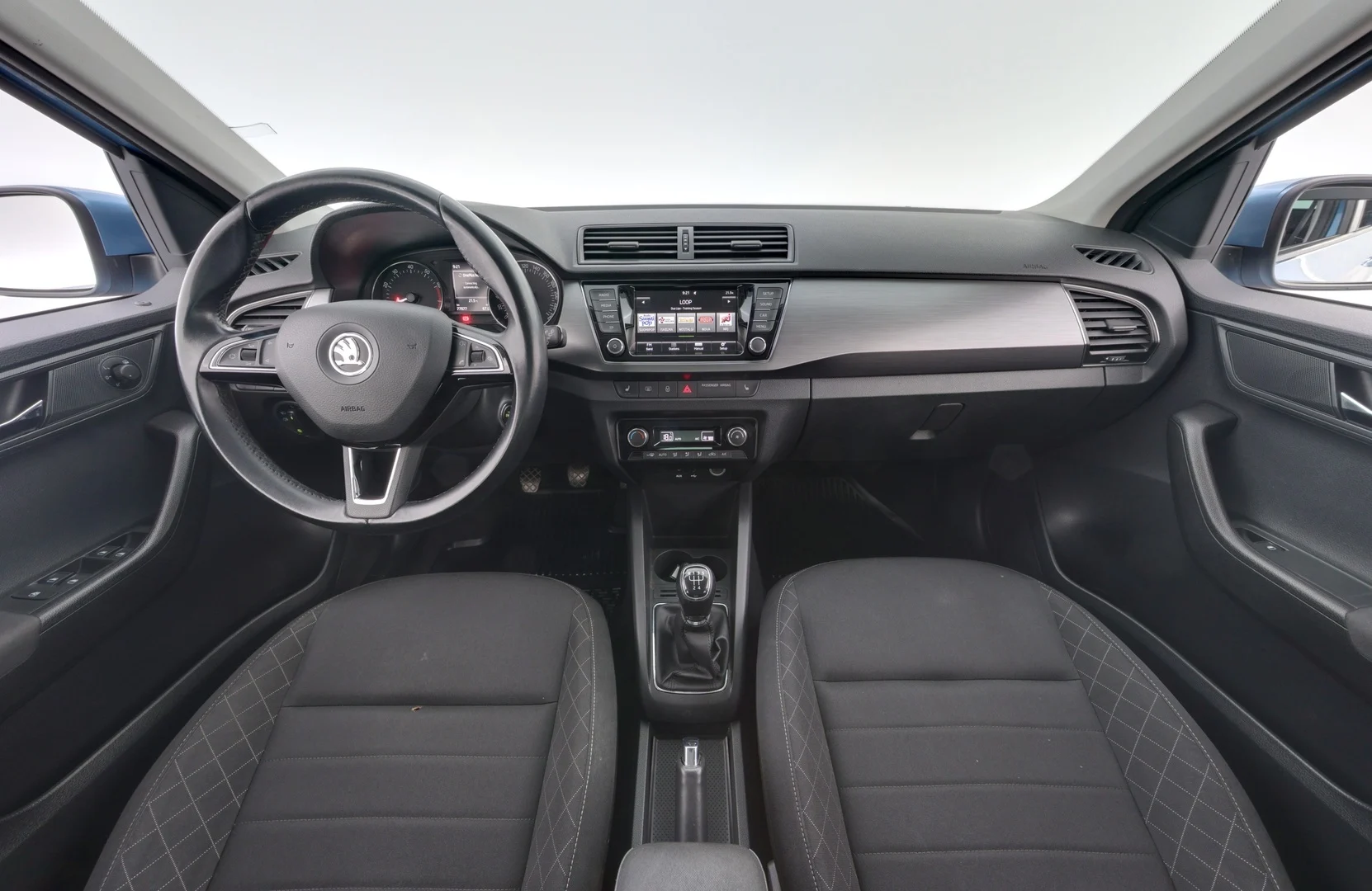 Car Image - 6u9EI8VOCR1TeUYrsoN0E