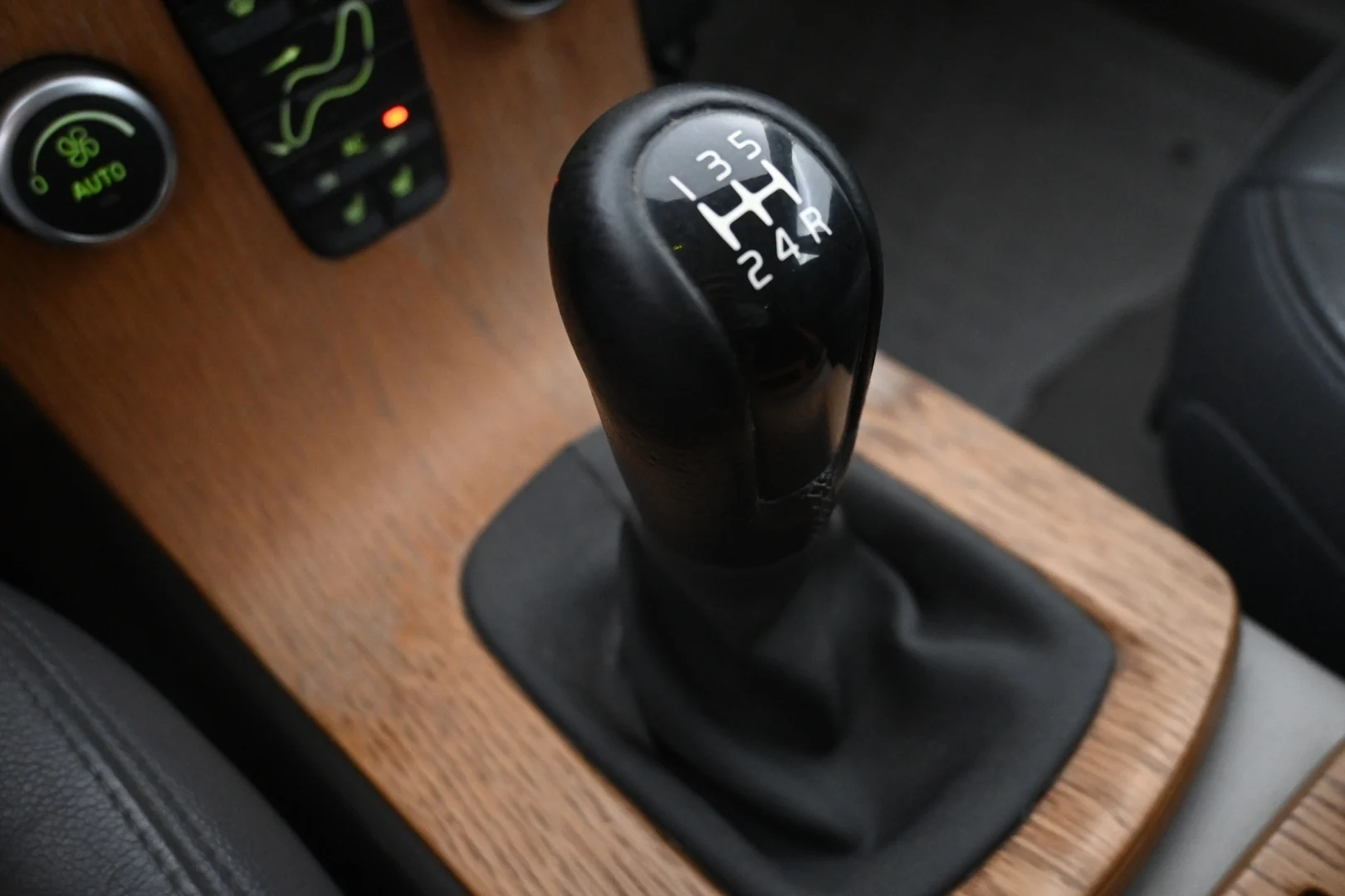 Car Image - UijPY7h6xr7E59Tb2Cs9N
