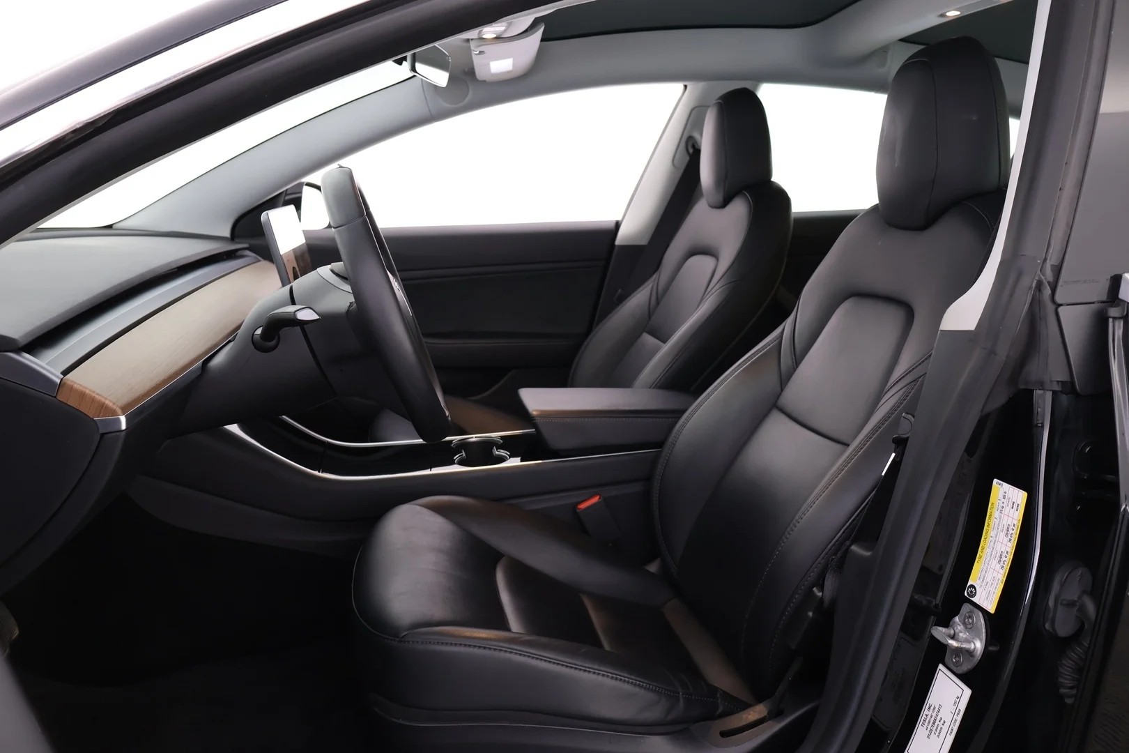 Car Image - 2UiCg9hCLzsOWePjuGHtYc