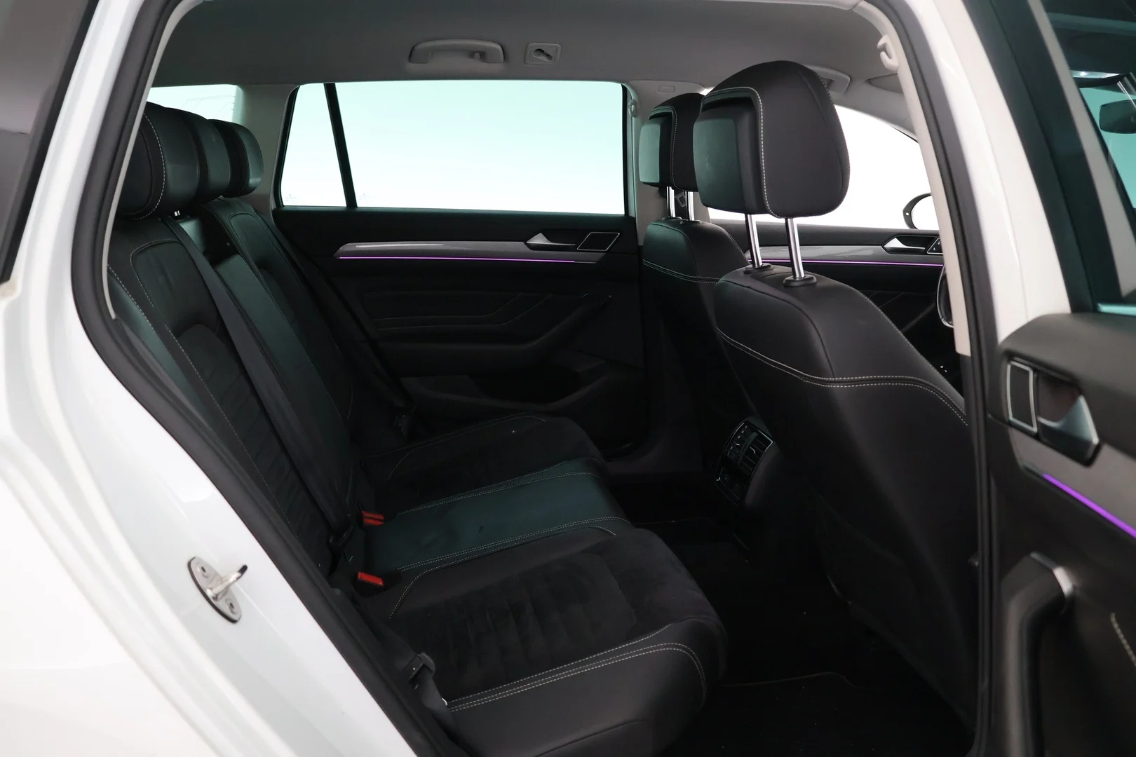 Car Image - 5bu3aCy9gO6auu5VEbVDvW