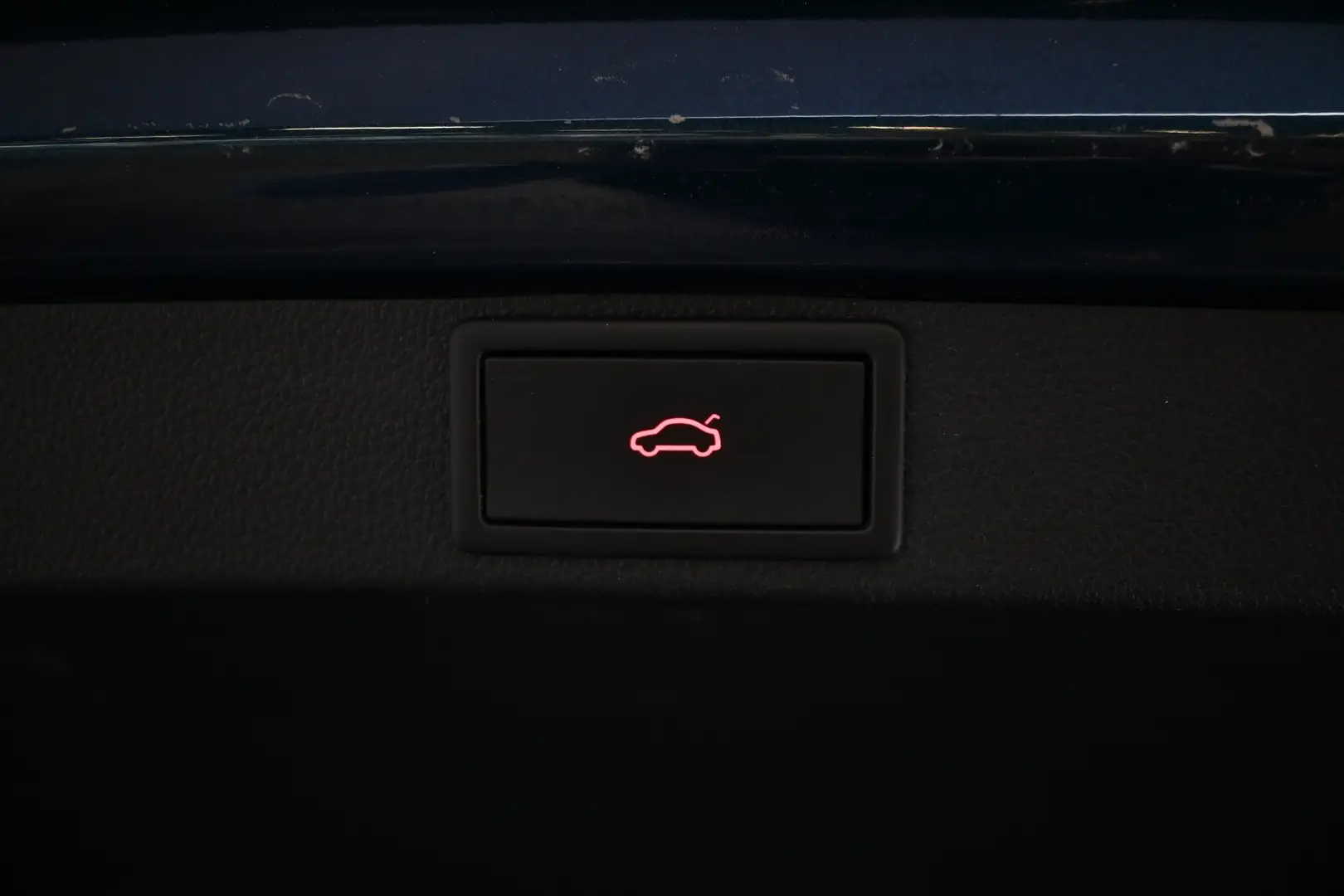 Car Image - 6CYiivnPxrrJjA8Qp4qq6s