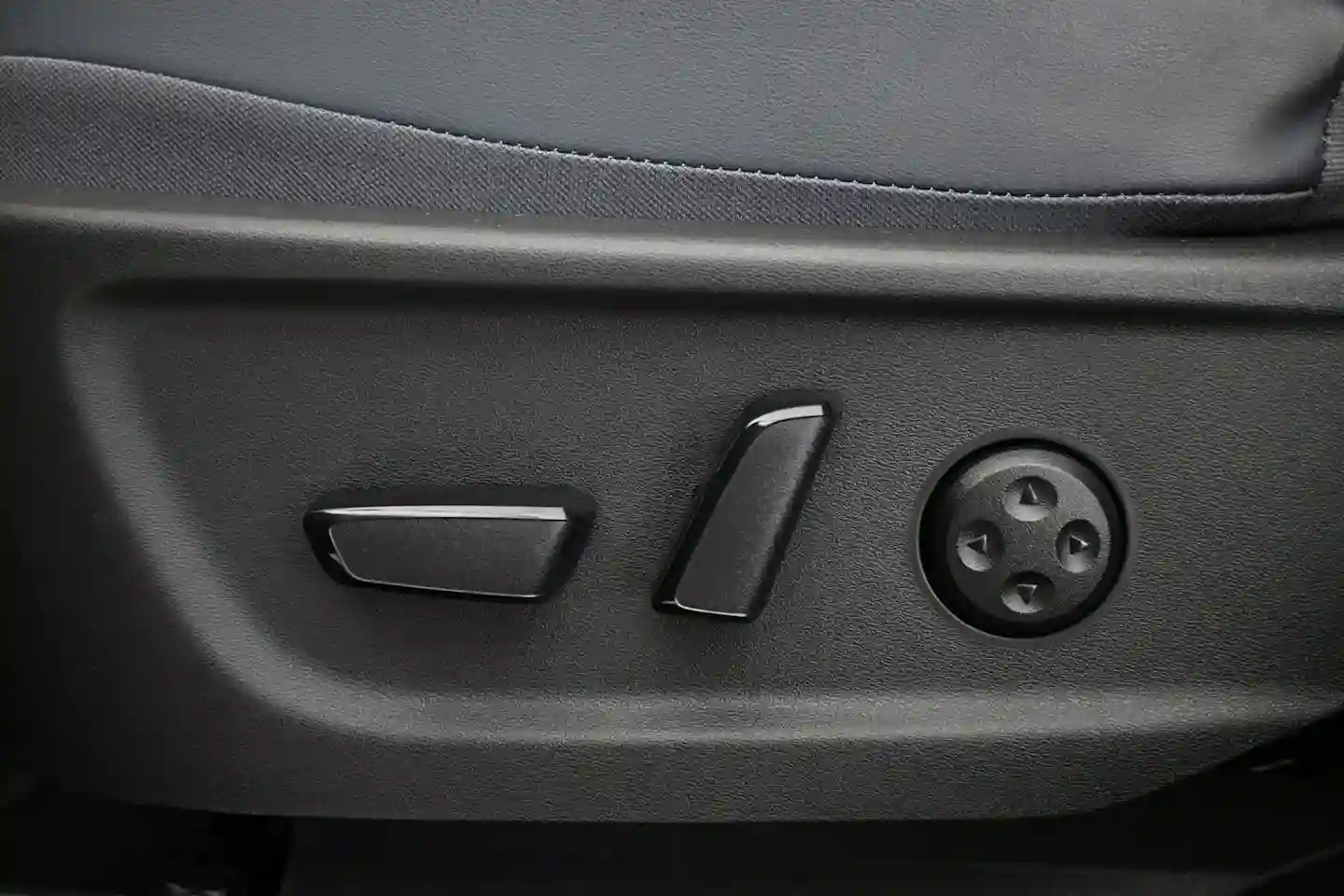 Car Image - 5M9jLbKFSU8ZkJdZMY0AuU