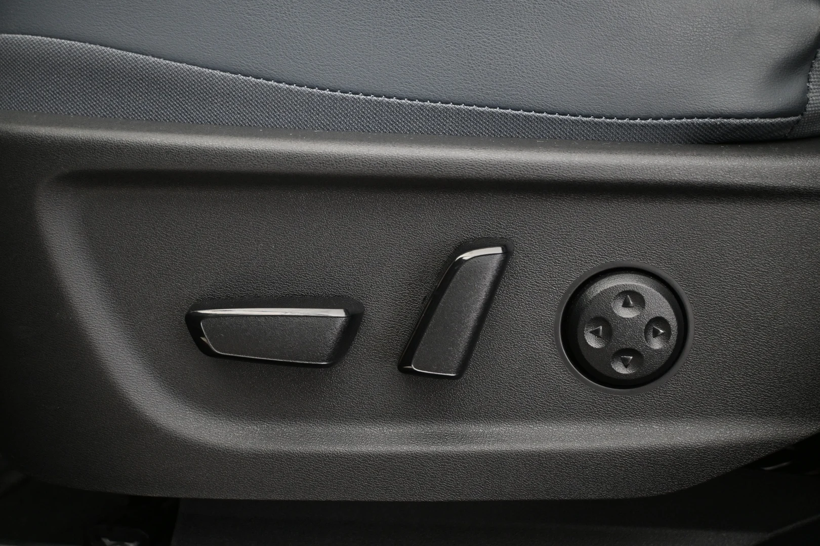 Car Image - 5M9jLbKFSU8ZkJdZMY0AuU