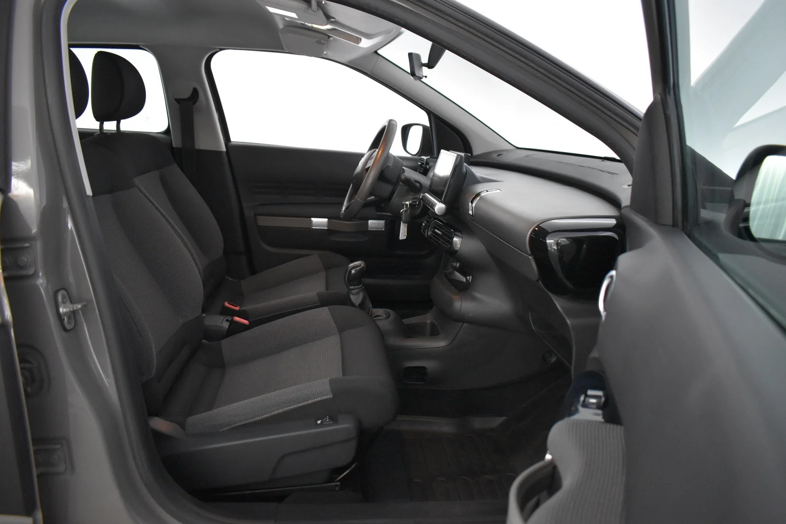 Car Image - 51I2GccS4vcmRUoIzmGrtC