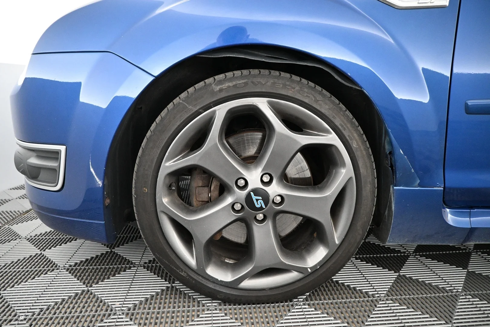 Car Image - 3H6ZQqAL7E9rEQfzlQnj2c