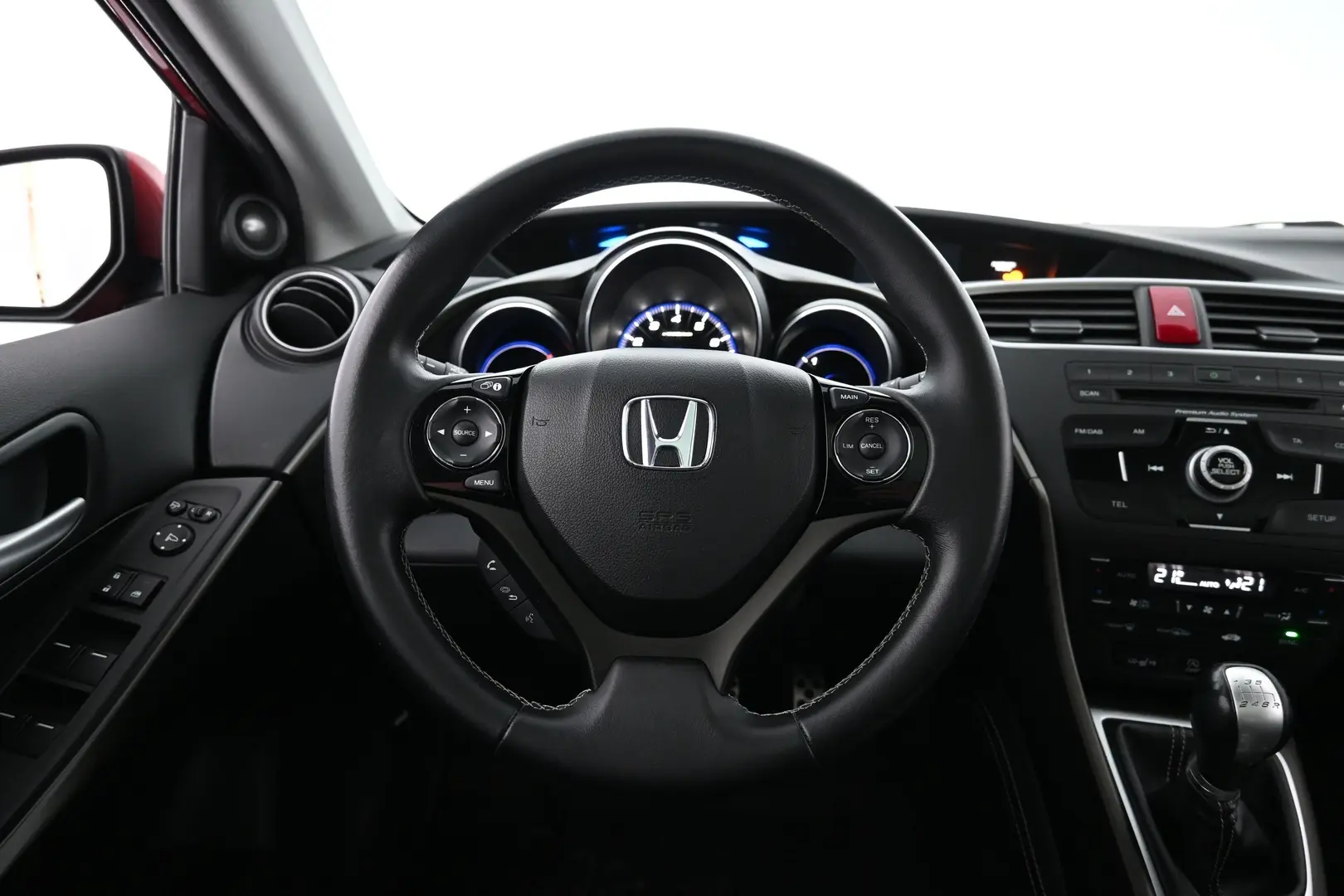 Car Image - 5QoW8PzXykiOzzhI3D5pmY