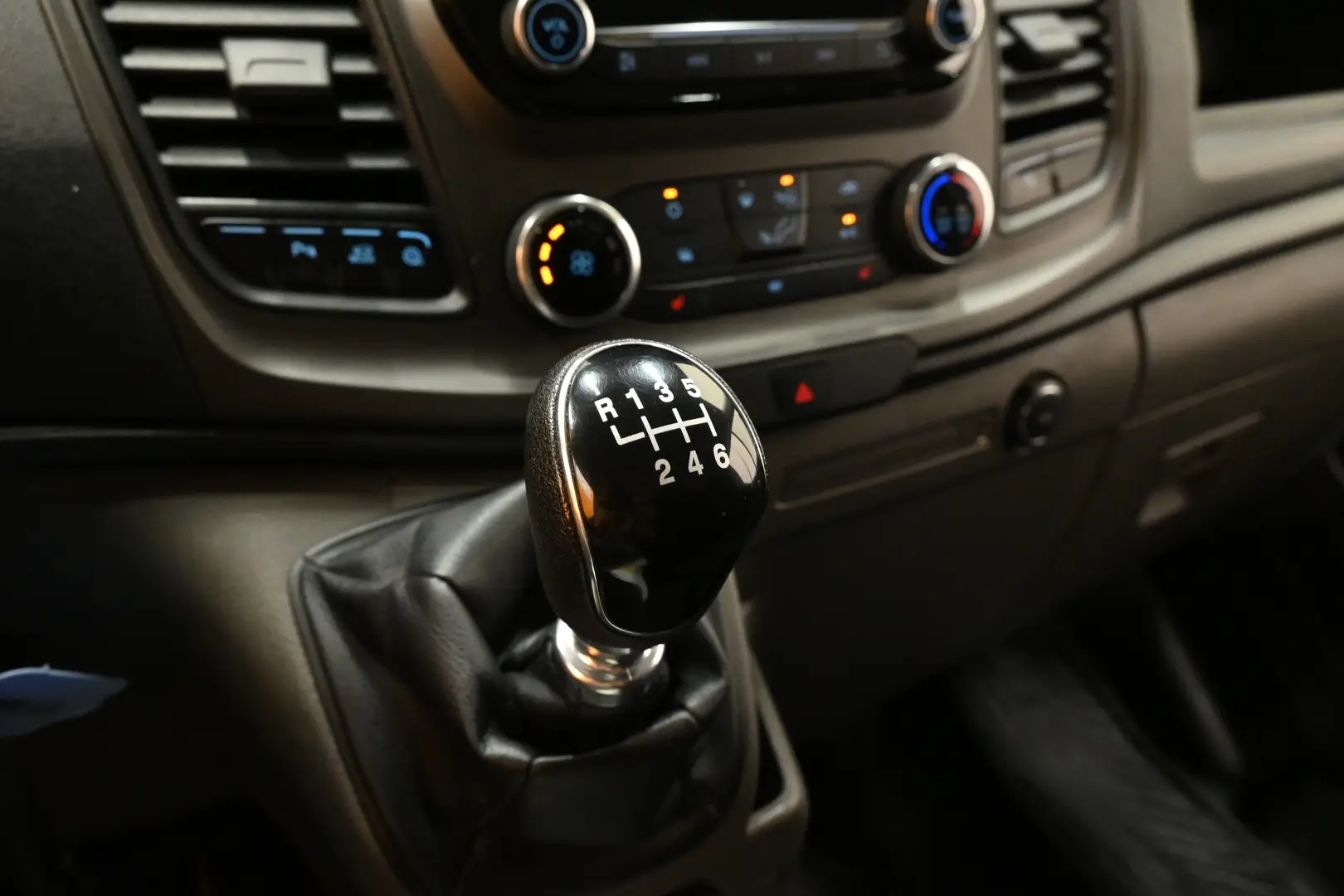Car Image - kef4Lc9YhY2EetXVHjsLK