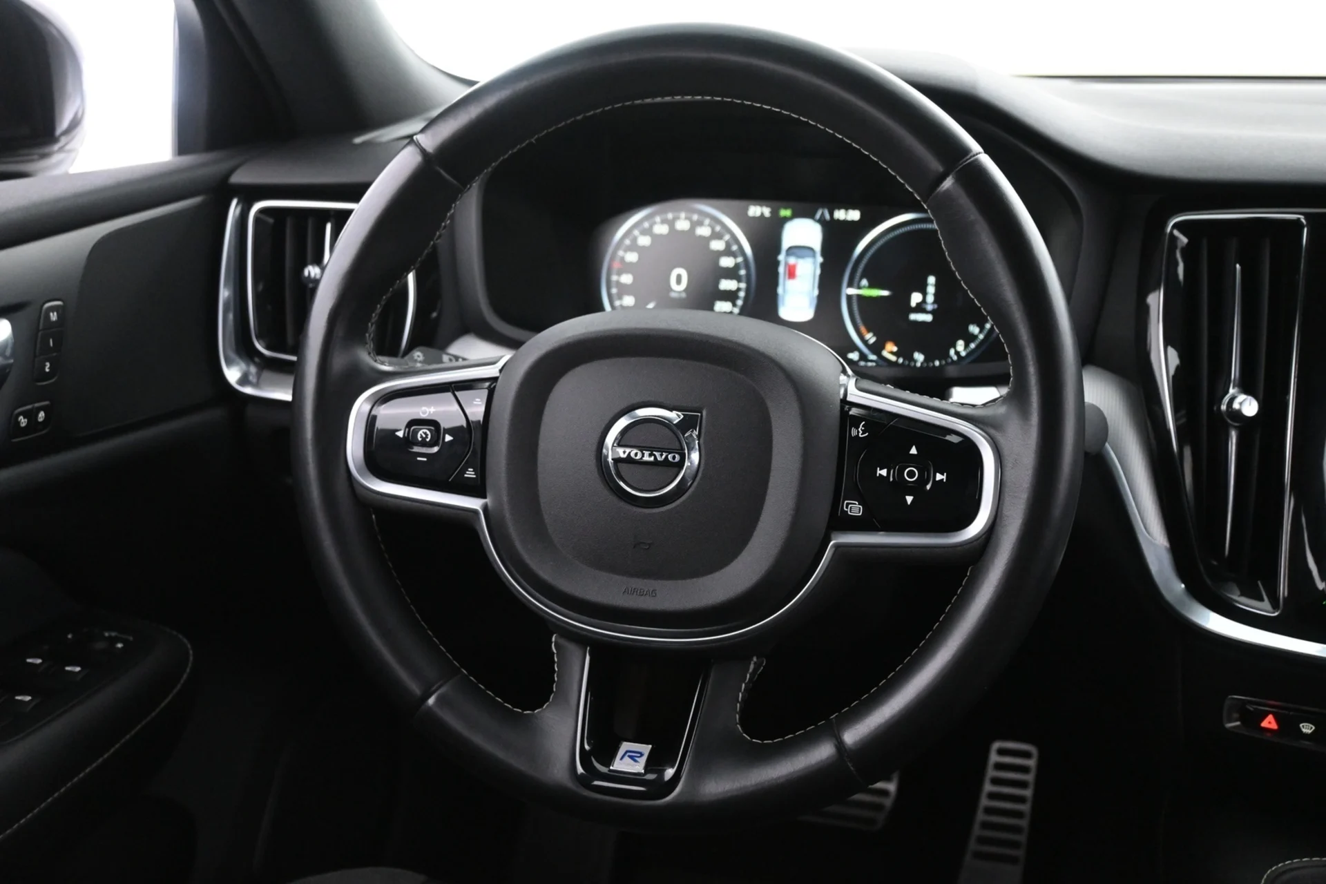 Car Image - 10Vrtq7D1rDmDQvZvlNR1A