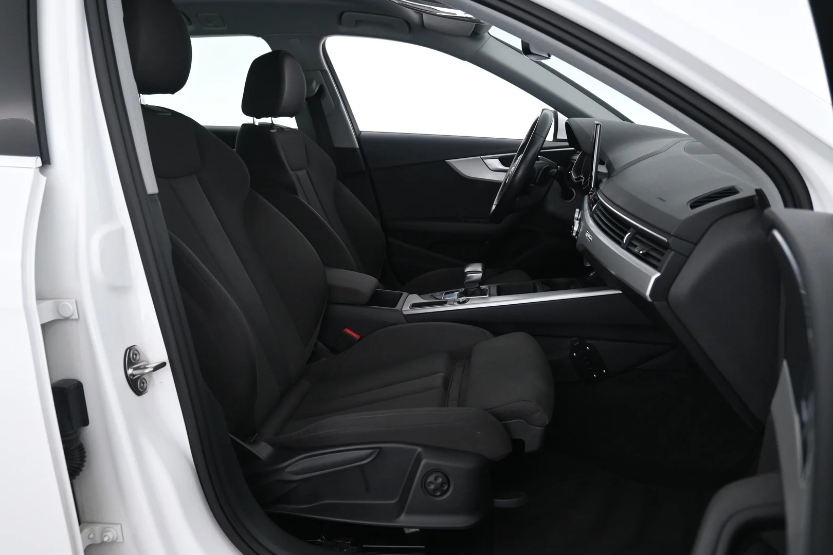 Car Image - 4Sk2l5YsqCTsvWcur196Ix