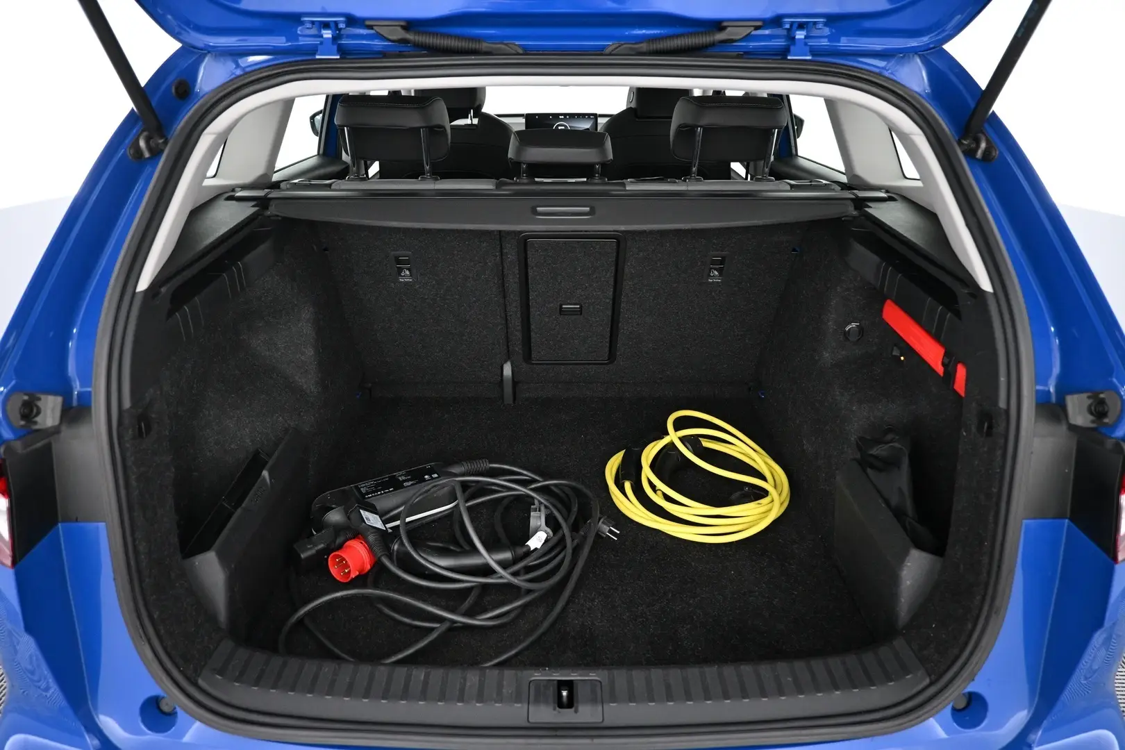 Car Image - Sx5FfyAITcq6GHgIKhwgO