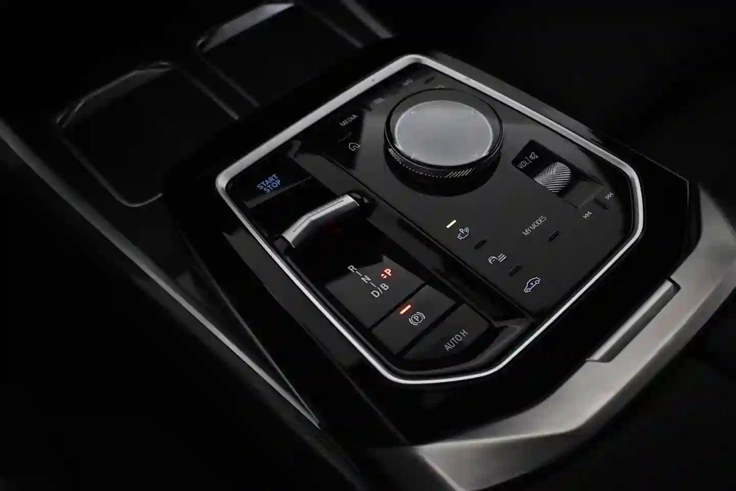 Car Image - 5az1c4F94aKq9M6FX9n1zt