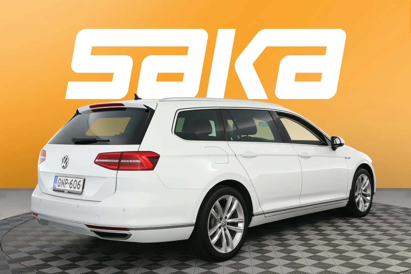 Car Image - 1o8sCdnmbrcMVy0y5wKjTi