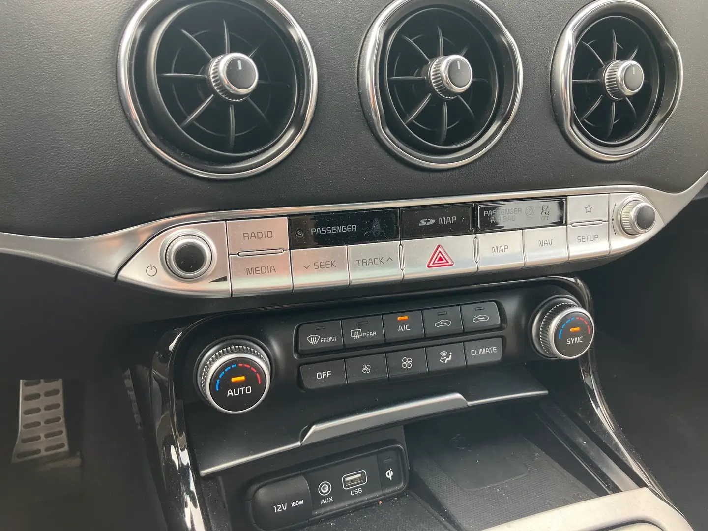 Car Image - EwGCeKWlv7qfl2dw8Kcc3