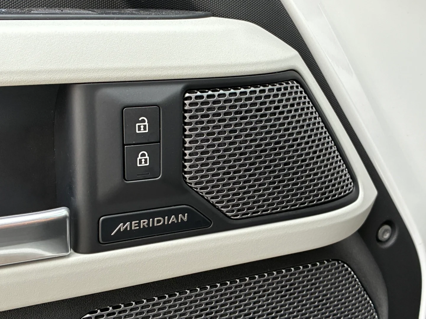 Car Image - 2b2C3DPrq2PIOPmVXrZr26