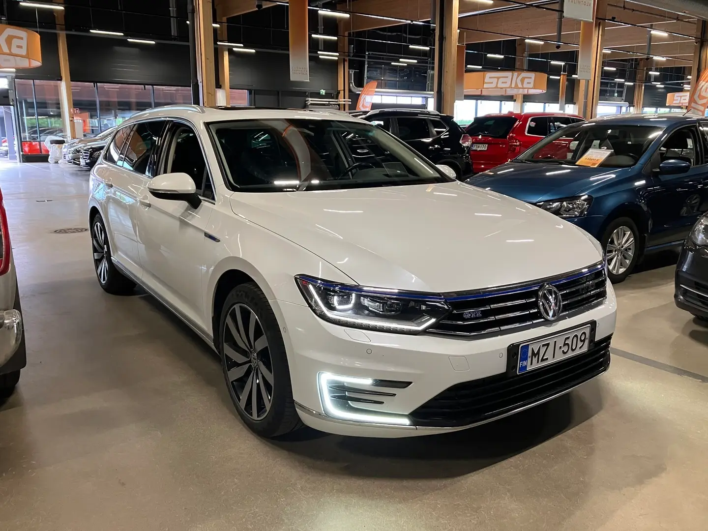 Car Image - 18p8QlOjjIsivrniGNpZsL