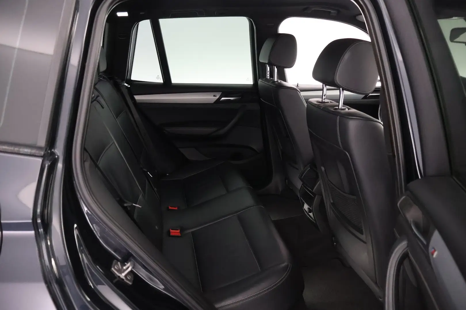 Car Image - bNyL0xdipFiKLkVPgUkjW