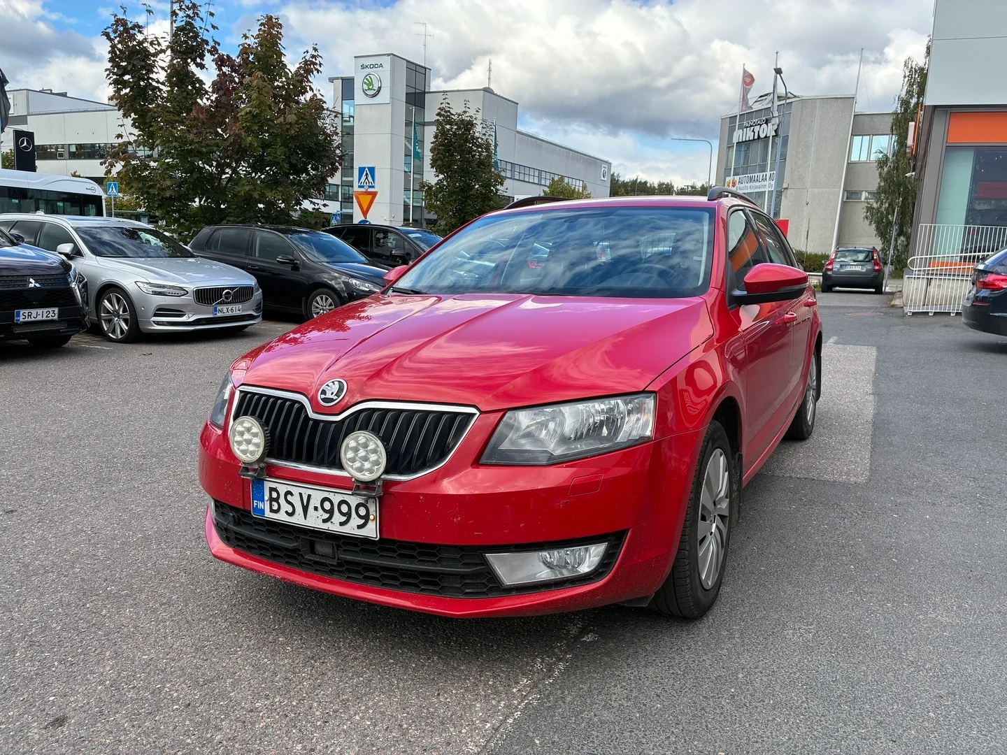 Car Image - 3HrIMugLjjuGXkYl9EZ97P