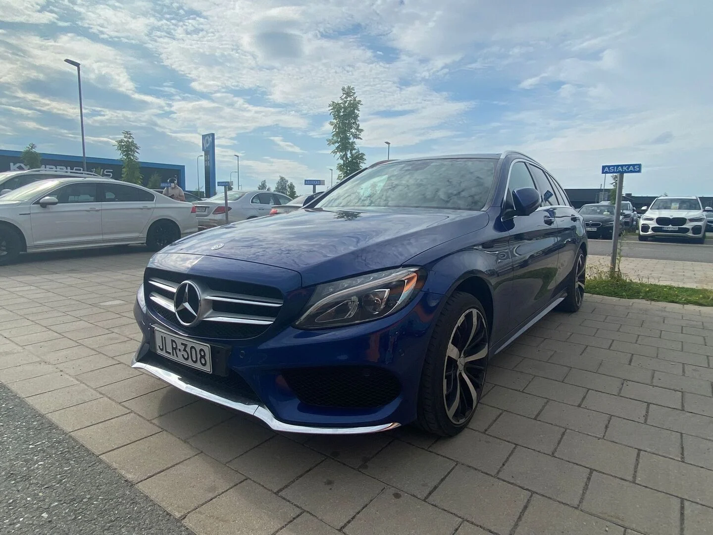 Car Image - 2nfyo82dJrq9ys1f7YATVp