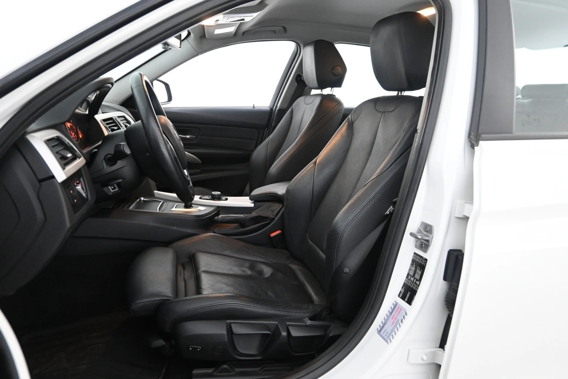 Car Image - 4QPLtabJSuBYxJk6W1Jro5