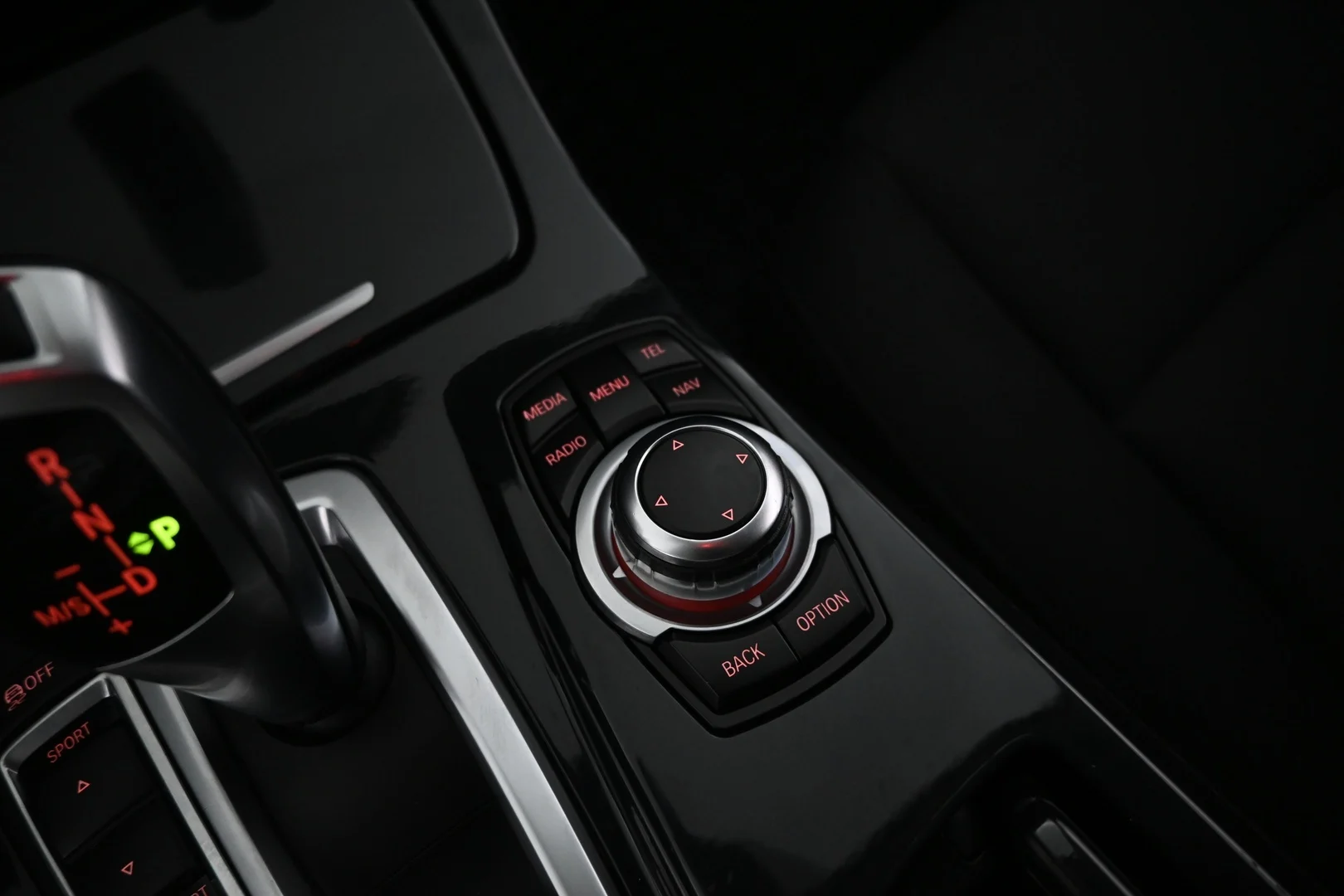 Car Image - 2U94zLWa6EKHki0rdUCz88