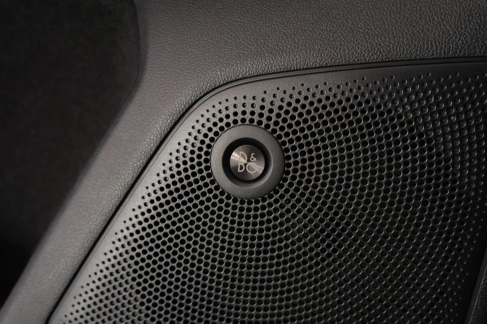 Car Image - 4qaYfWlxET0uqD8QRV9X5N