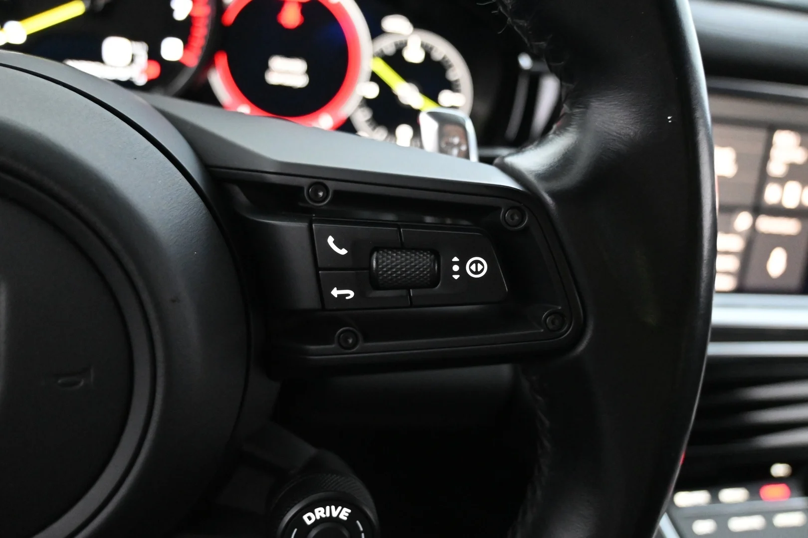 Car Image - 2QdnSHVkoVMx713pyMq5BB