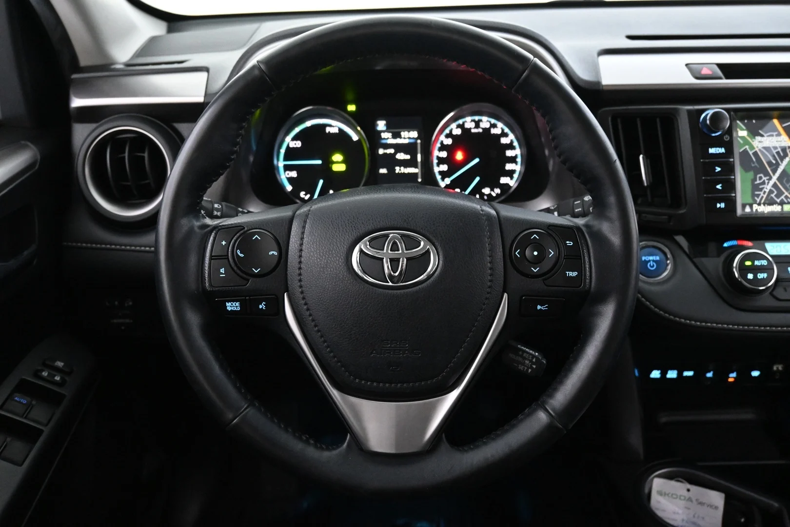 Car Image - RyOYXlLZwPC0aTGEDP7xU