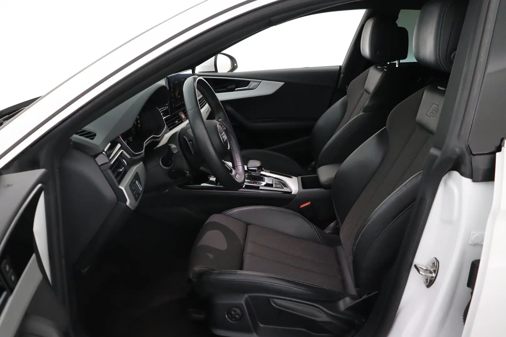 Car Image - 6m4IJN7eb8D6ebcQrba69Q