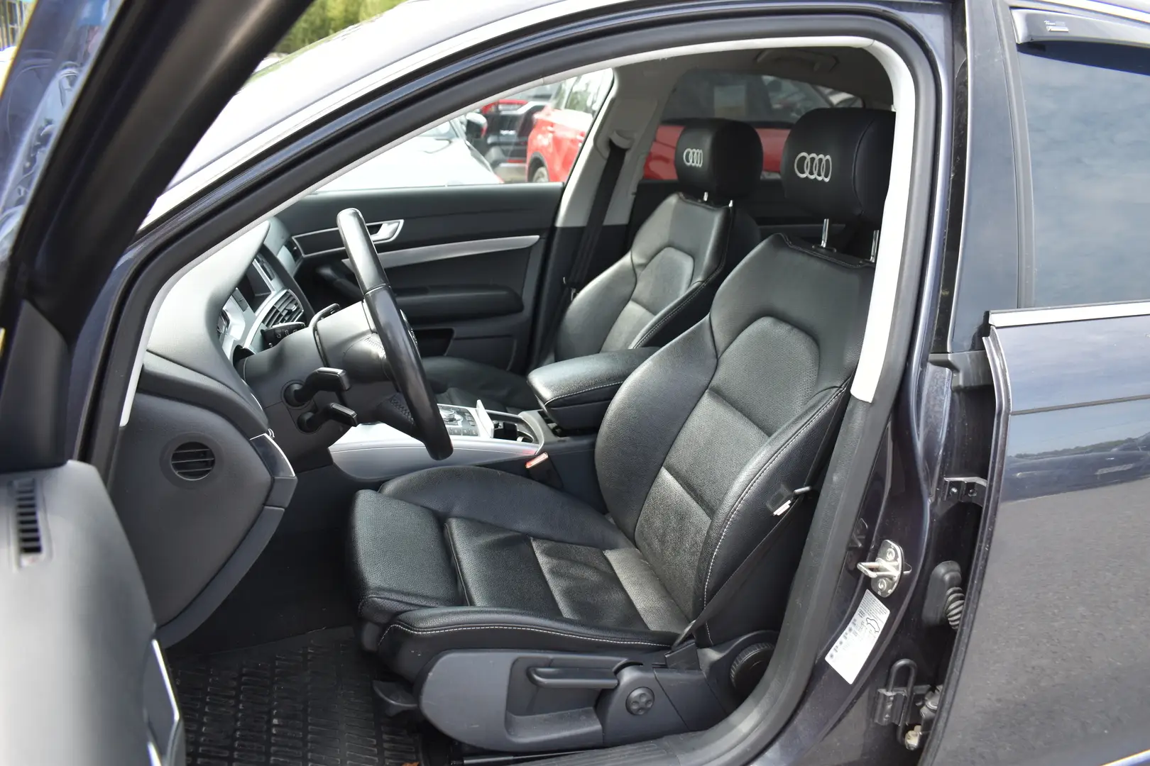 Car Image - 3O55rY9xRWIW6t6YNhPHjC