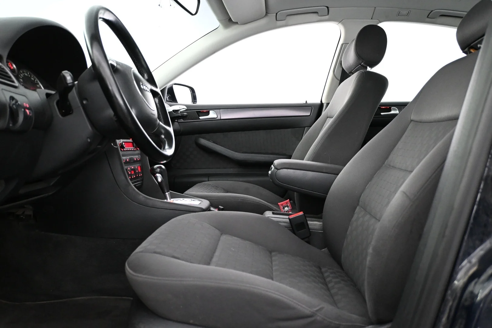 Car Image - 24xGJUJjM4DXAbuPrxcY0E