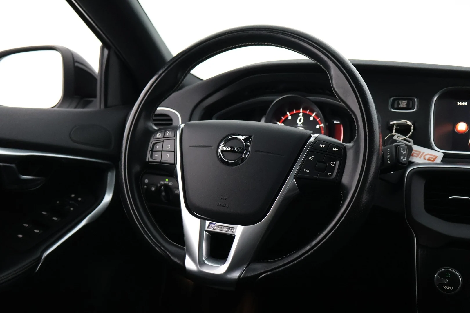 Car Image - 6Q4TU4tVTs8nZwpSYBlD9V