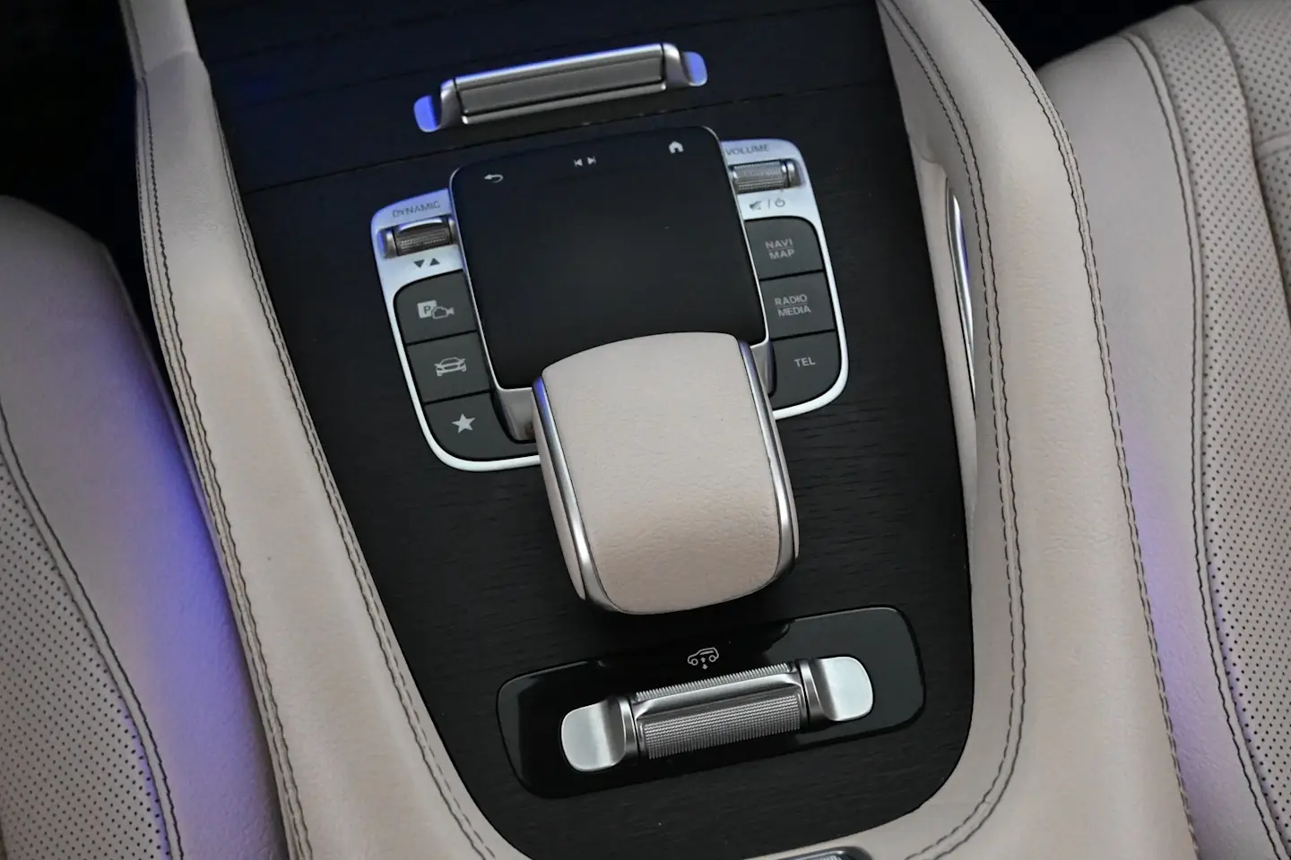 Car Image - 2Ii9moRLNbPzv5dqIkkX6B