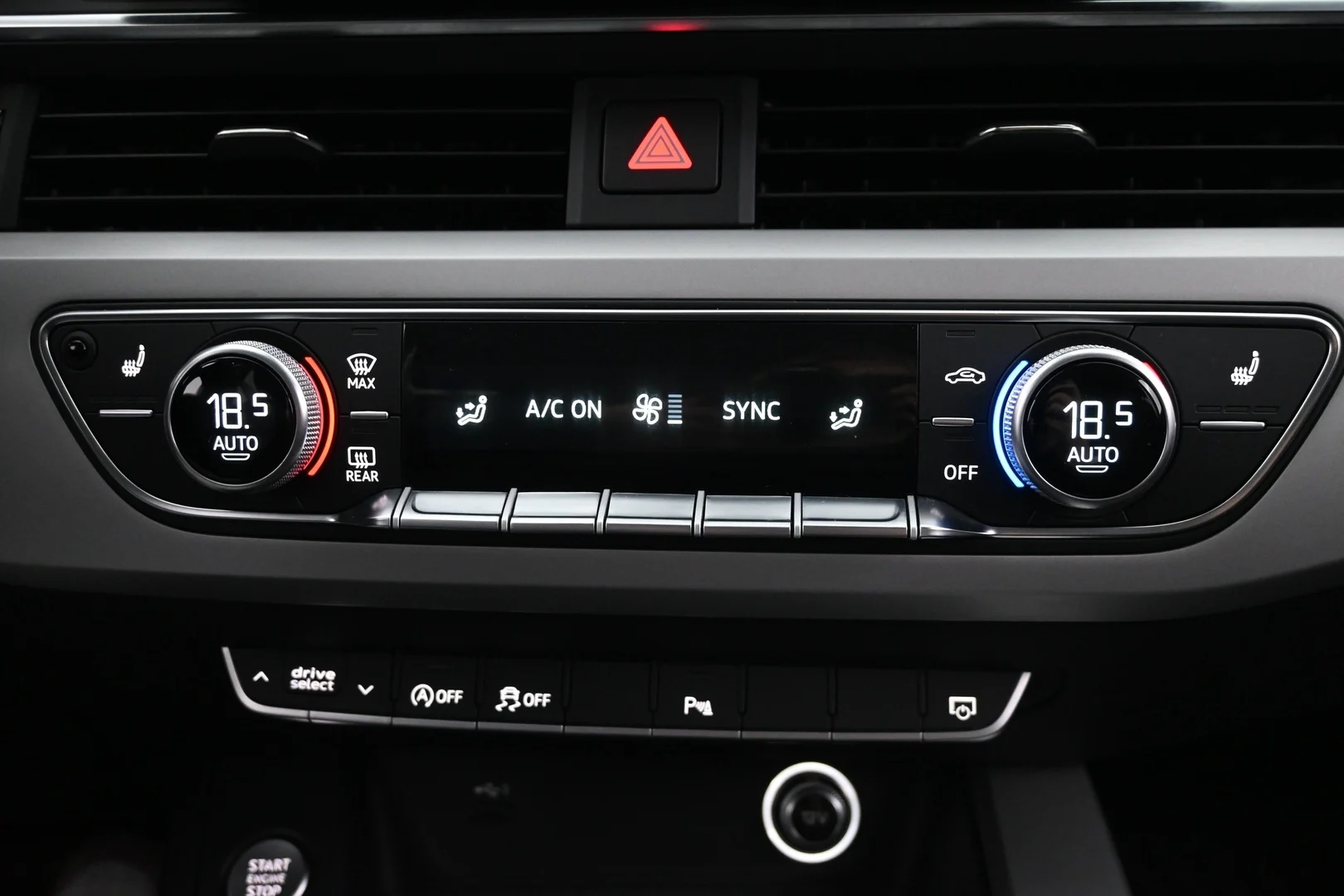 Car Image - 3P9JccJCkTEMR4Q6Z7bO7w
