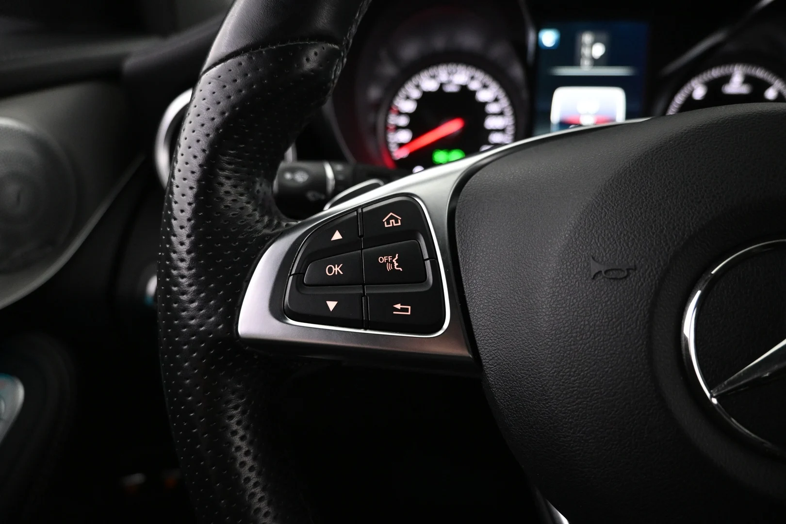 Car Image - 6OvGuqKwrYmiMhzYNyKqD3