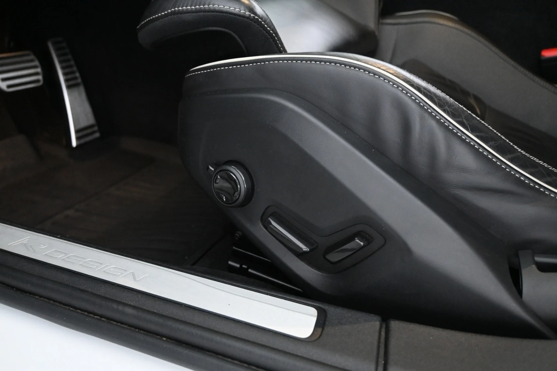 Car Image - 10Vrtq7D1rDmDQvZvlNR1A