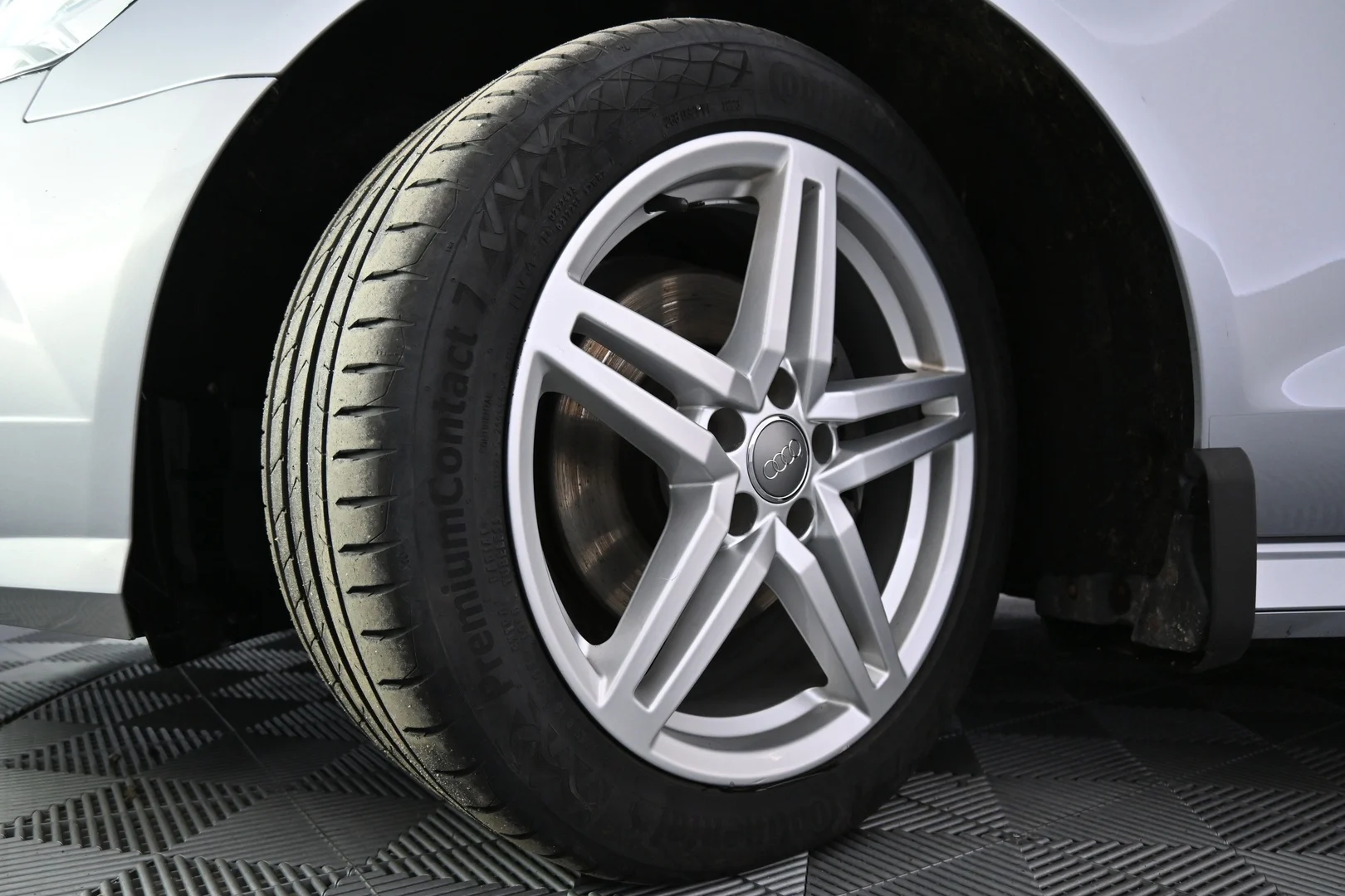 Car Image - 3swVJbJote2PVaN1gFj4hi