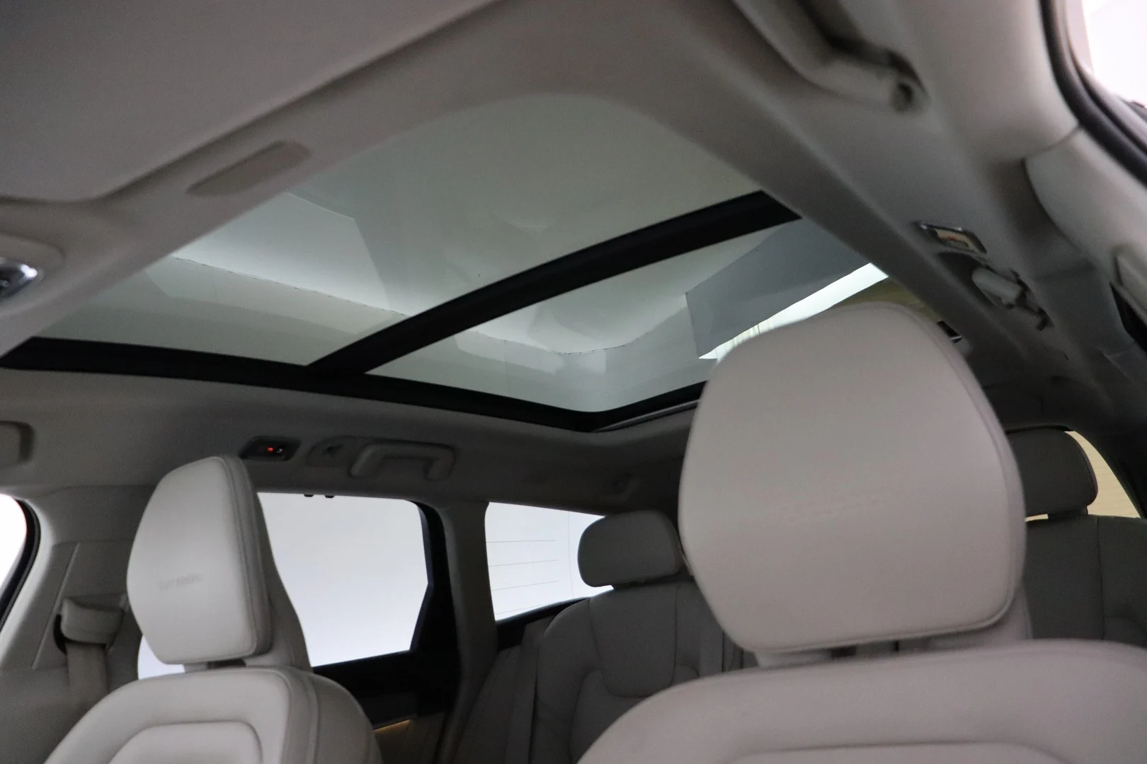 Car Image - 488jBjEc195q1B39qkd8jj