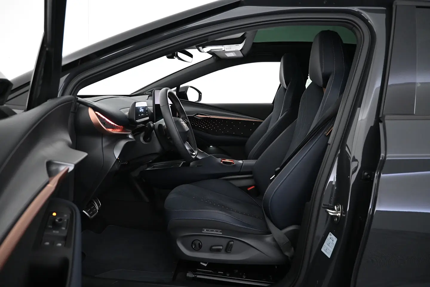 Car Image - 2gioaayQFVvnHTWsln1lnI