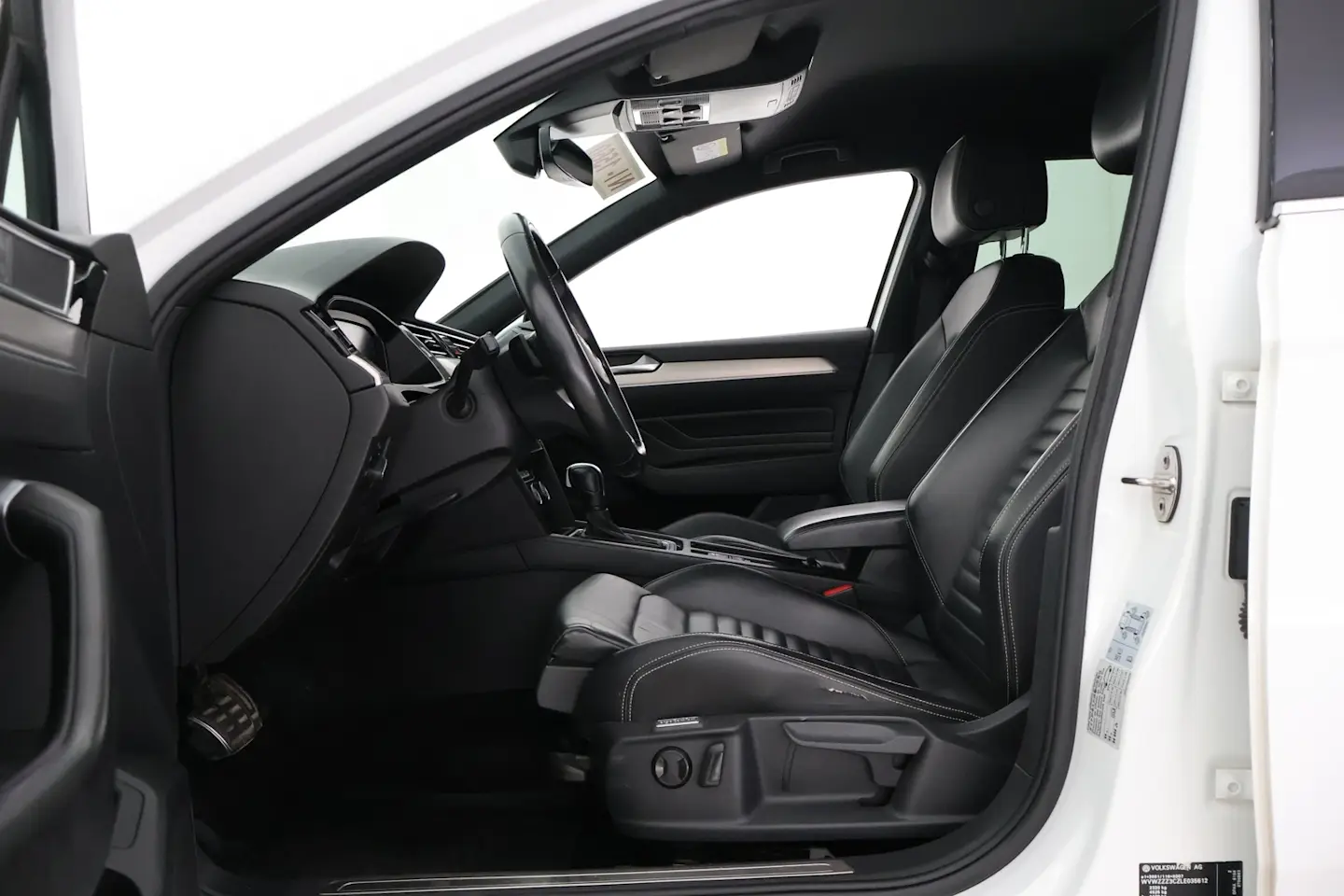 Car Image - 5E5lq648n4pISDLD0Ks7rV