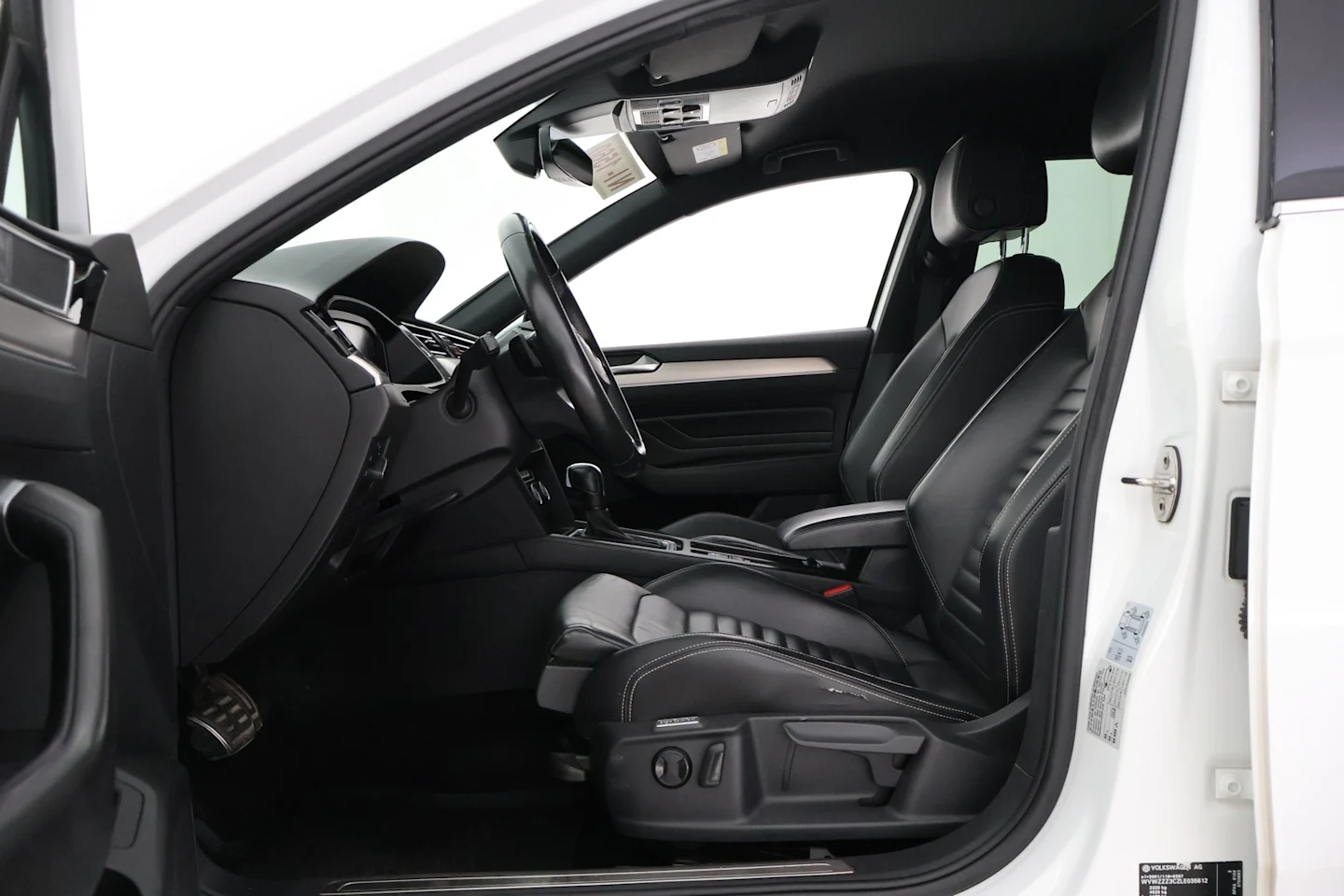 Car Image - 5E5lq648n4pISDLD0Ks7rV