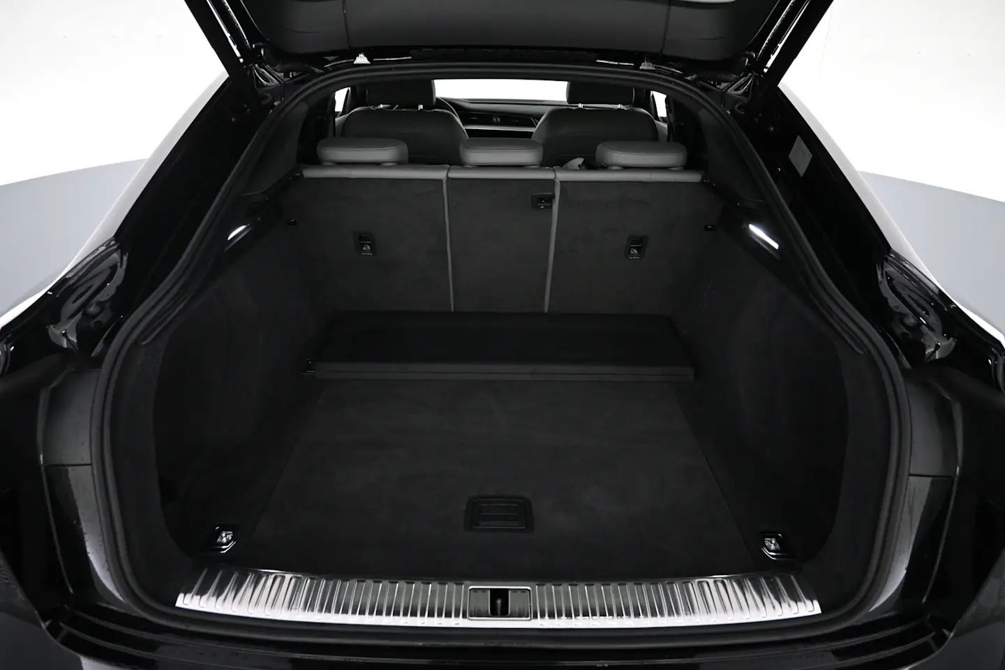 Car Image - 1tNUvIJCHYlVIlvFSbWeln