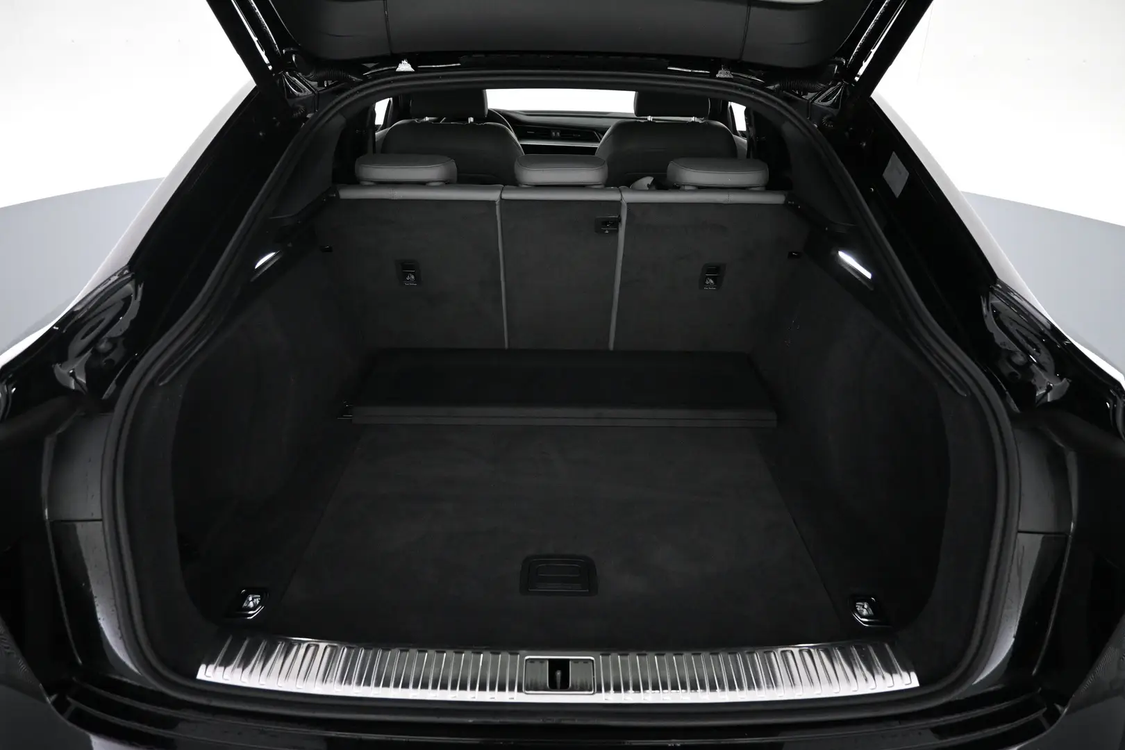 Car Image - 1tNUvIJCHYlVIlvFSbWeln