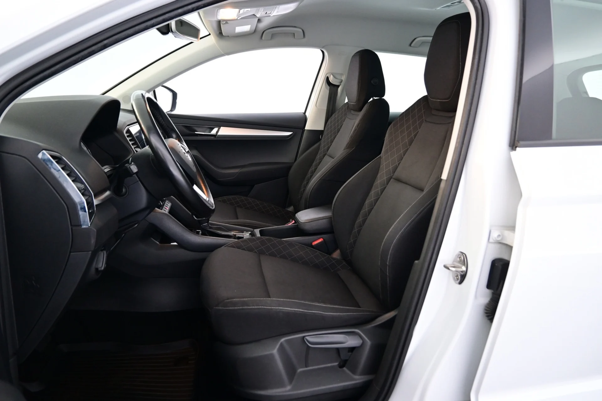 Car Image - 31d2Kky8r0bfbmi9a3x8NE