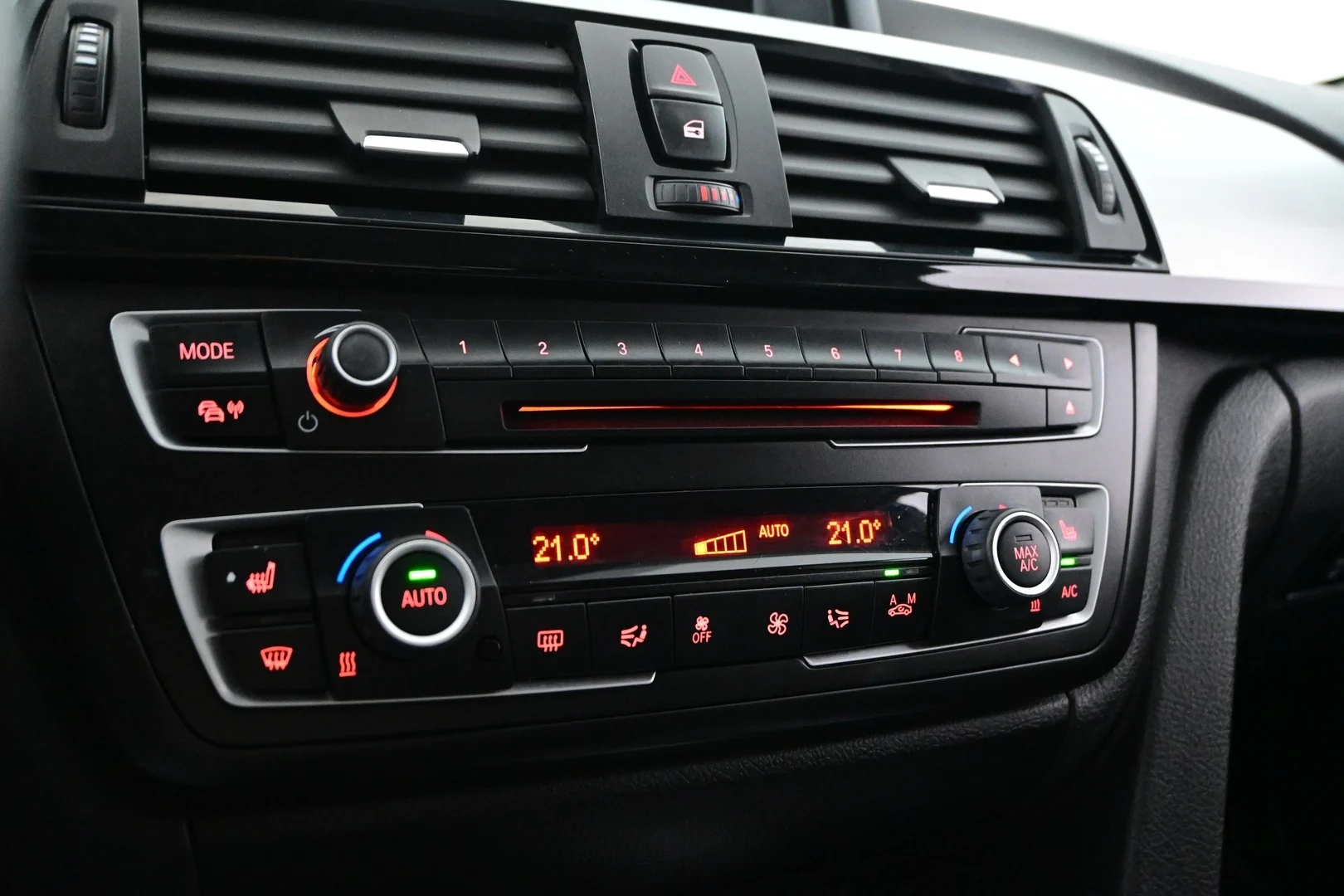 Car Image - 6dCkrebZqHaNvh3ca8r2yJ